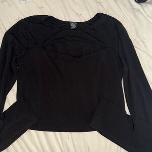 Black cropped long sleeve shirt